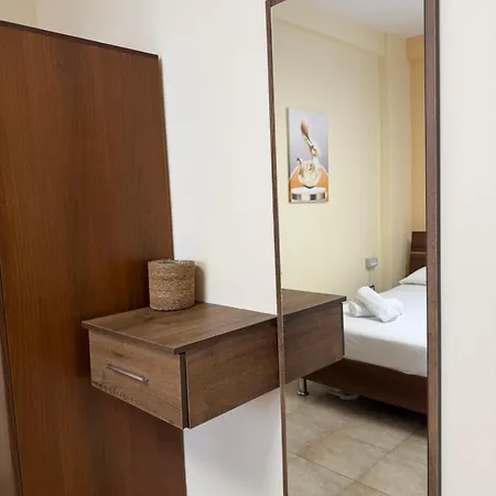 アパートホテル Shengjin Central Apartments Shëngjin