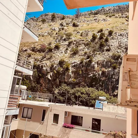 Shengjin Central Apartments 3* Шенджин